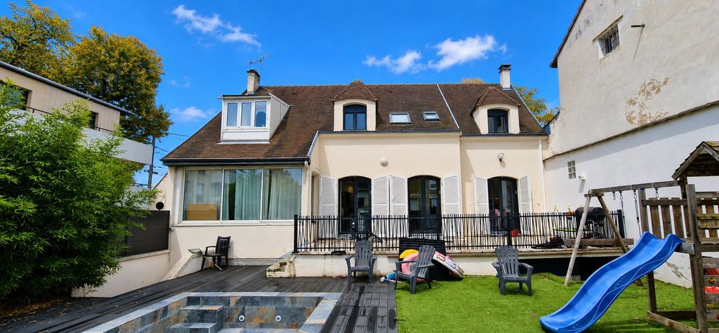 Property photo 1 of 12