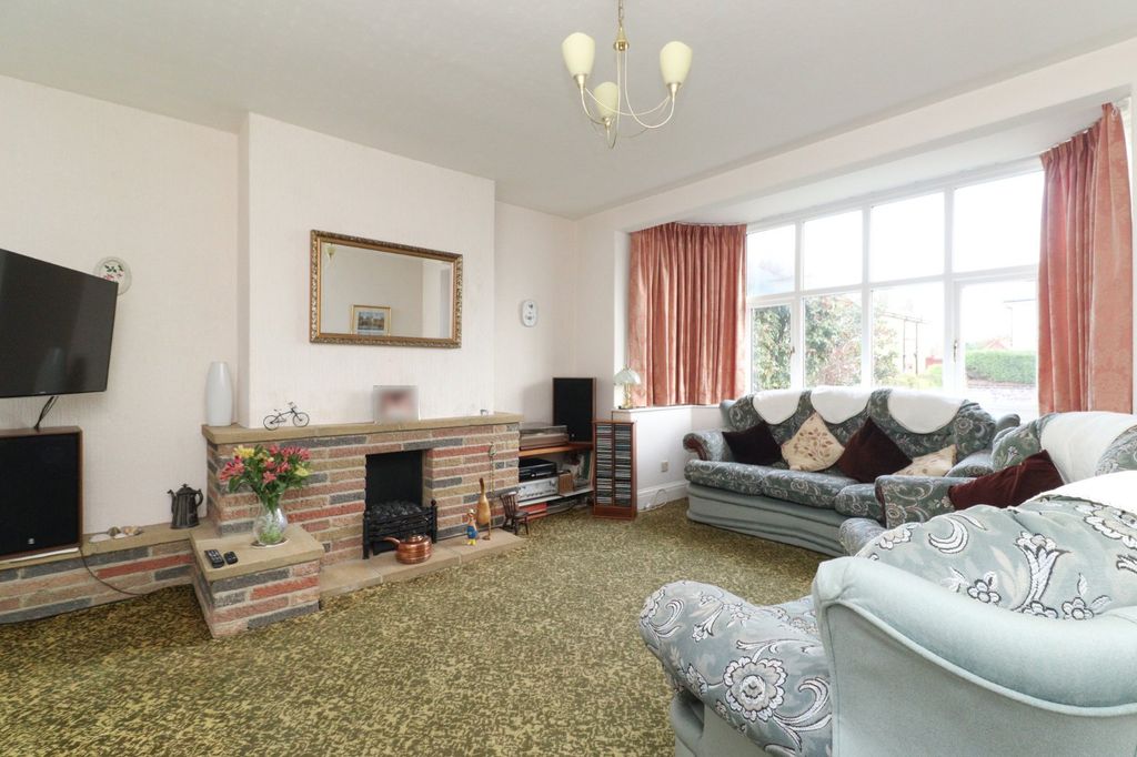 Property photo 3 of 17 Picture 3