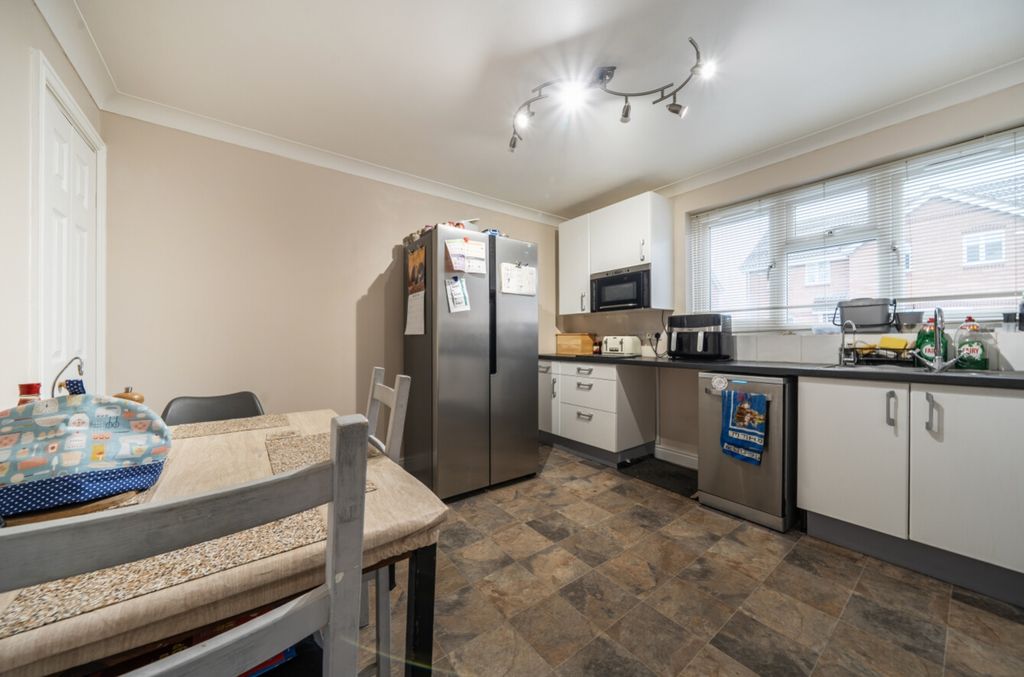 Property photo 3 of 29 1433616-17-69c6A297231Af