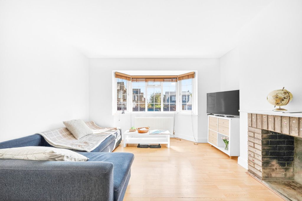 Property photo 3 of 12 Living Room