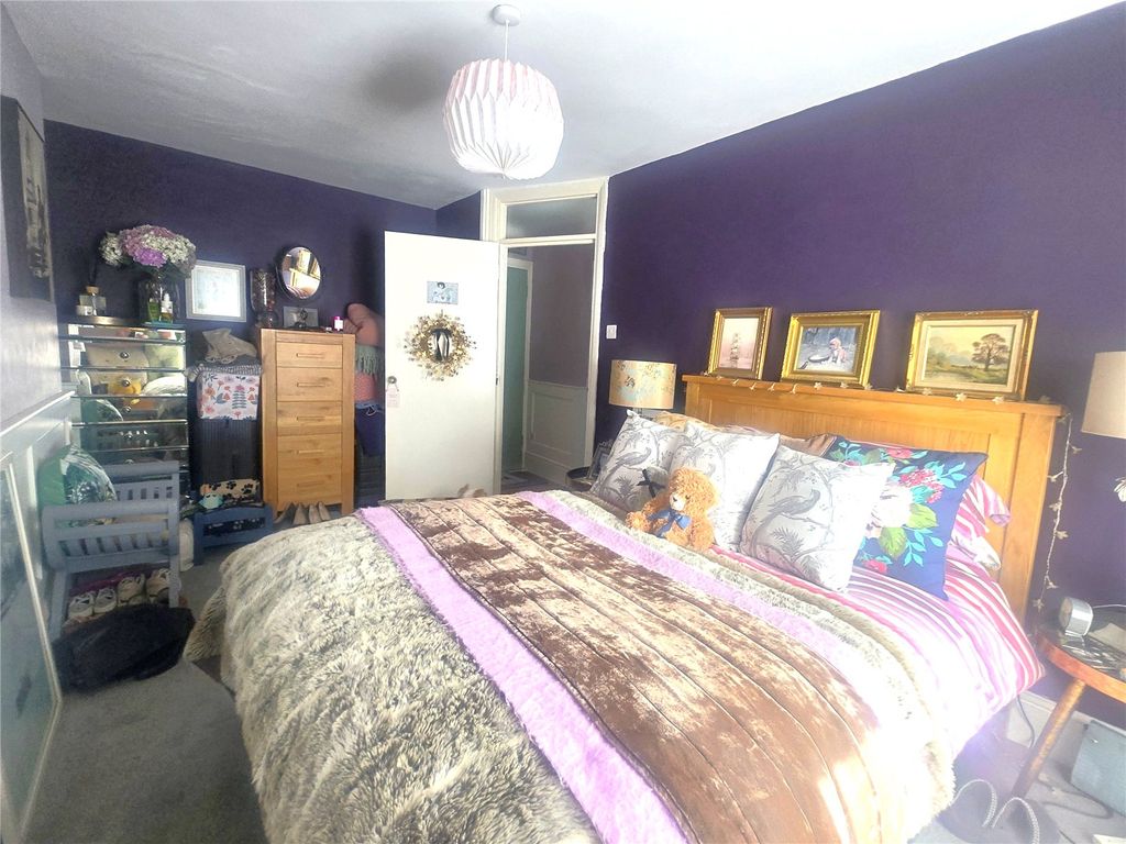 Property photo 3 of 13 Picture No. 32