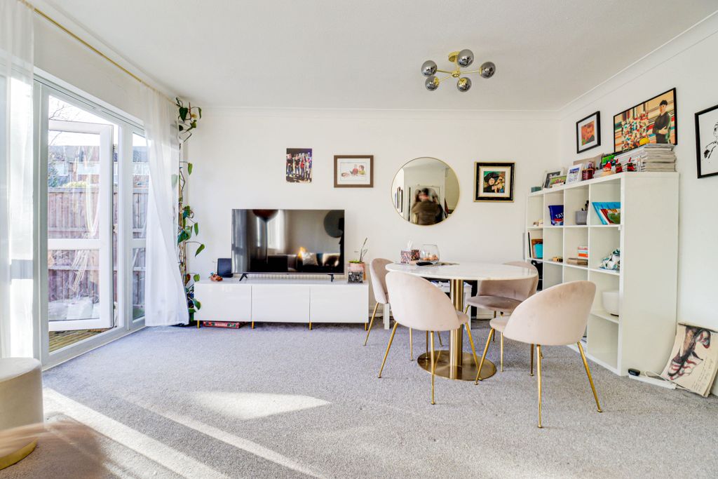 Property photo 2 of 14 Img3672Img3674