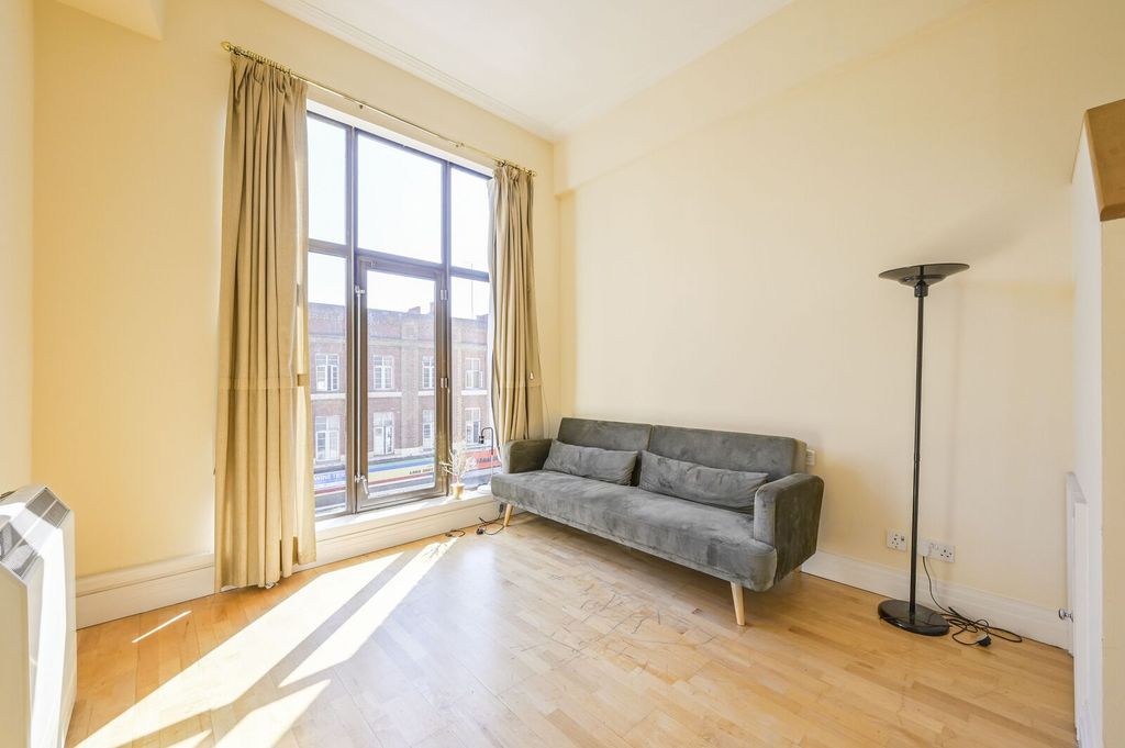 Property photo 1 of 11