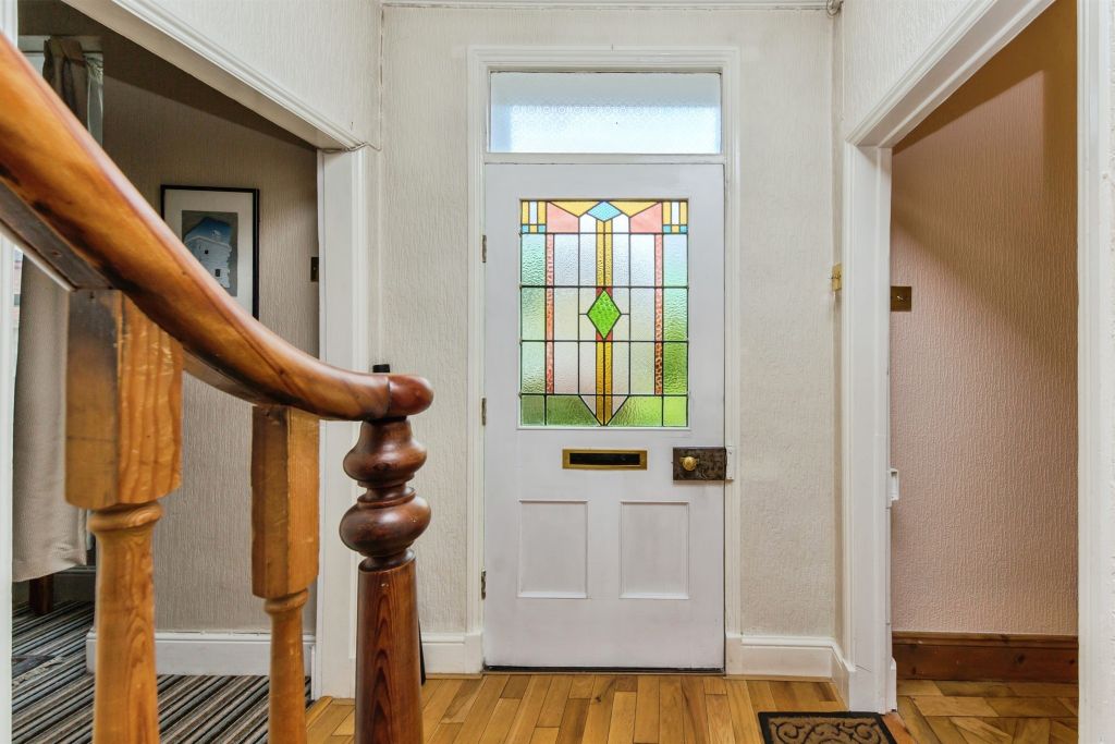 Property photo 2 of 21 Entrance Hallway: