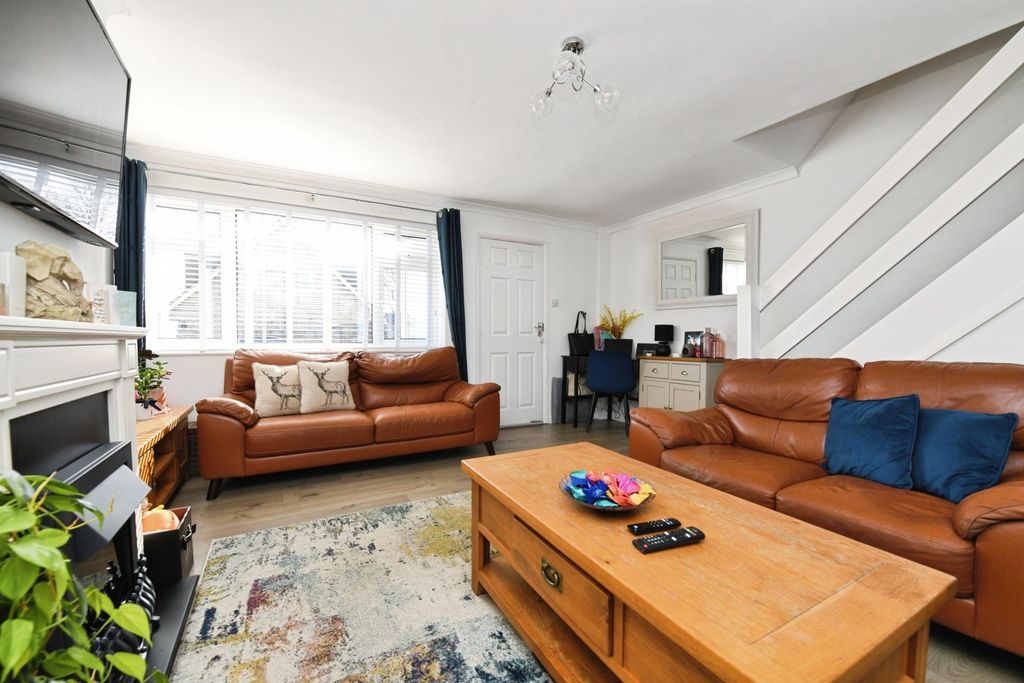 Property photo 2 of 16 Interior