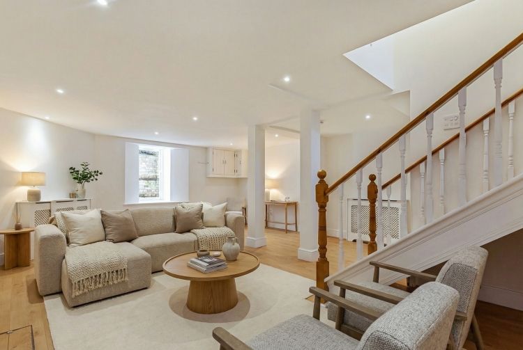 Property photo 2 of 18 320918