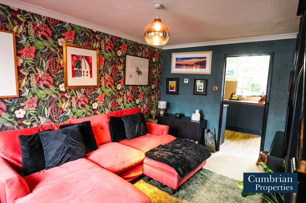 Property photo 2 of 15 Lounge