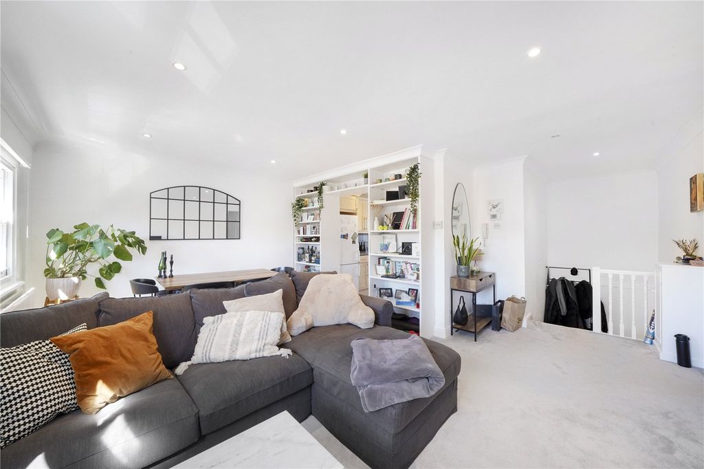 Property photo 2 of 15 Picture No. 11