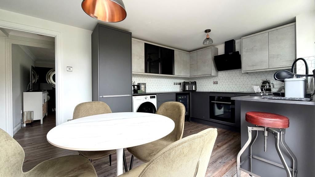 Property photo 3 of 13 Kitchen1.Jpg