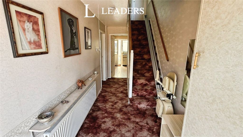 Property photo 2 of 19 Hallway