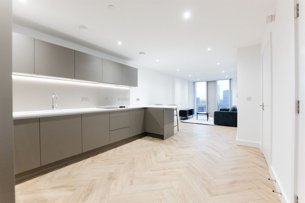 Property photo 1 of 9 (Main)