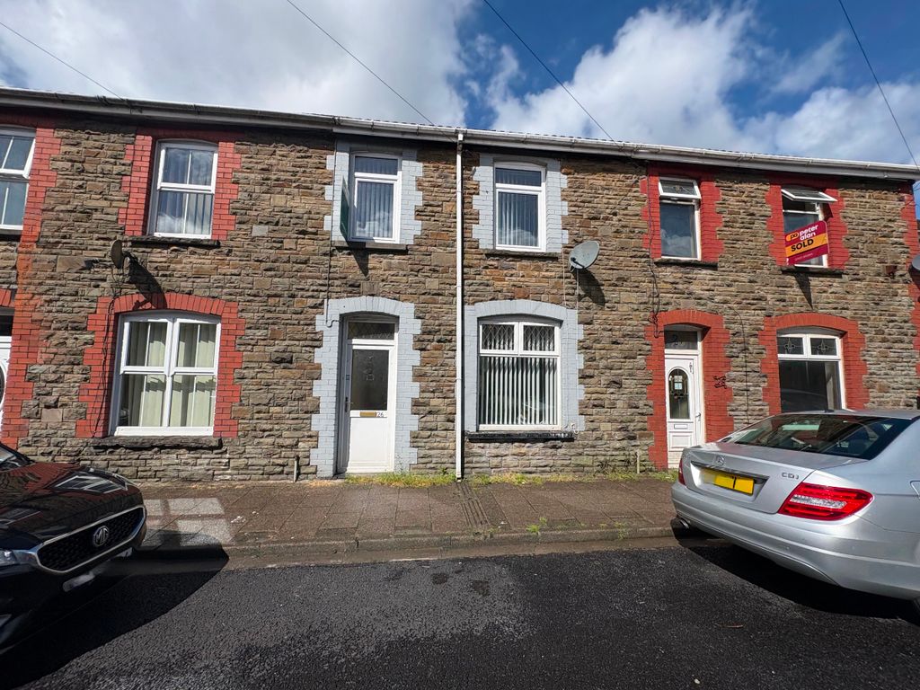 Property photo 2 of 25
