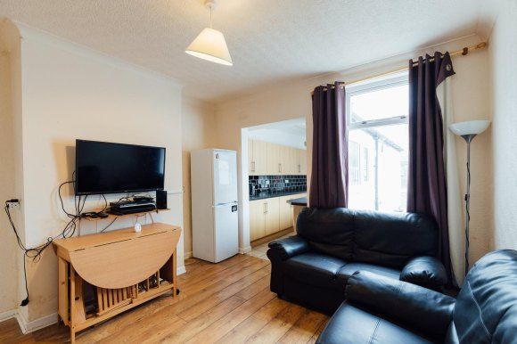 Property photo 3 of 12 9112657.Jpg