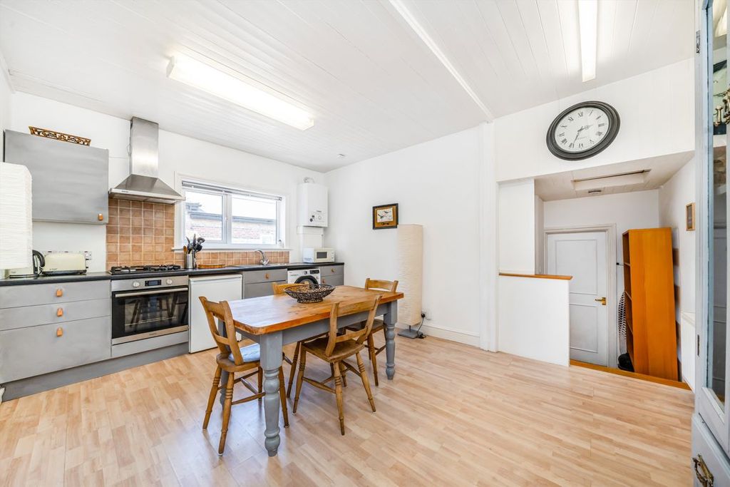 Property photo 3 of 4