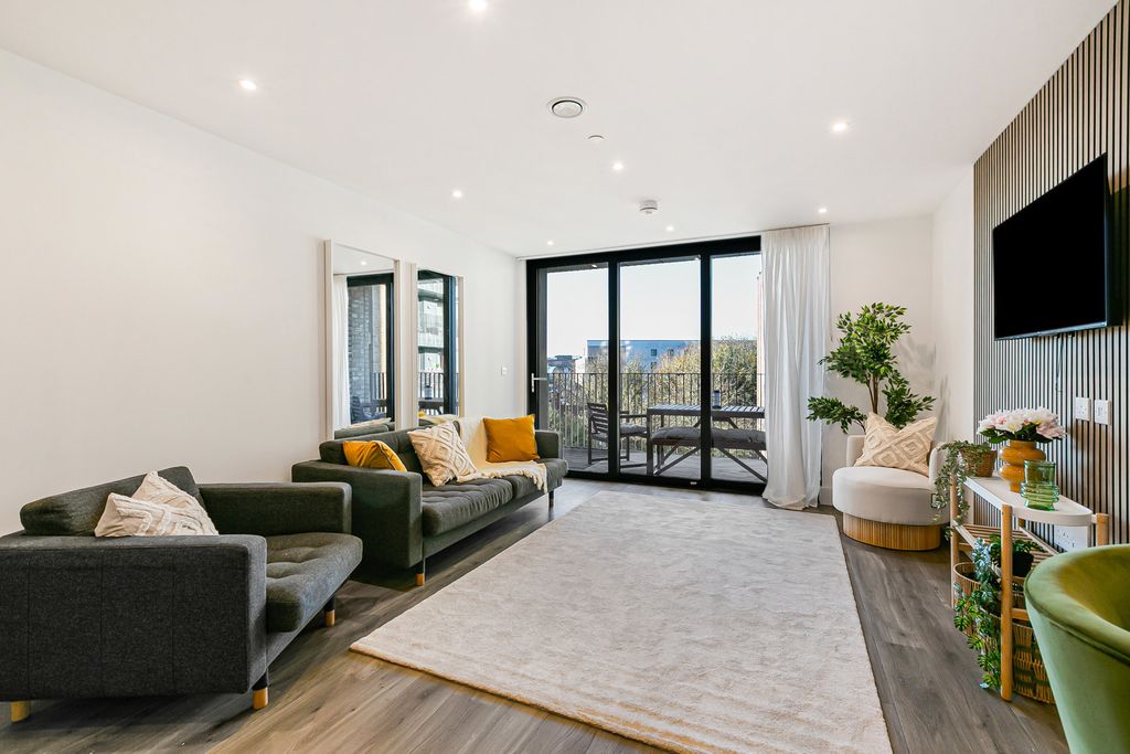 Property photo 1 of 13 Reception