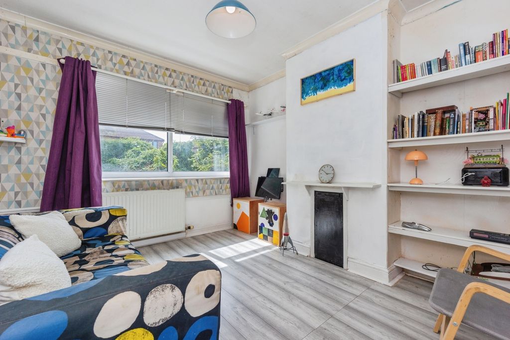 Property photo 3 of 20 Pbox-Img.Jpg