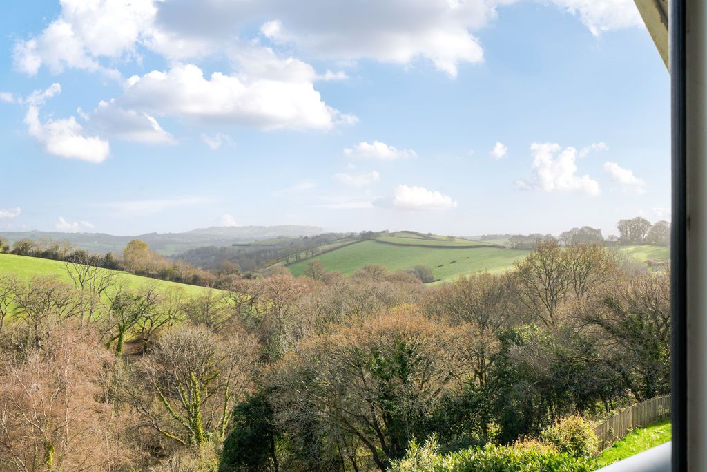 Property photo 3 of 32 Photo 27