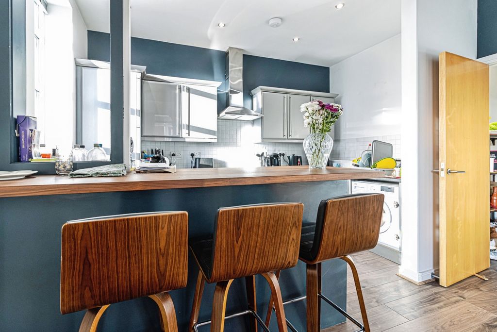 Property photo 3 of 25 Photo