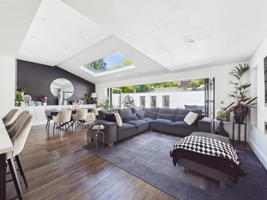 Additional image 7 of 5 bed detached house for saleMead Way, Coulsdon CR5