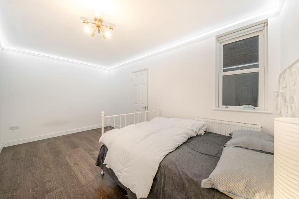 Property photo 3 of 8 34629d9E-B312-4c9A-8483-6Fecbd3Cf341