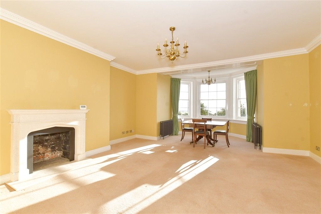 Property photo 2 of 19 Lounge/Diner