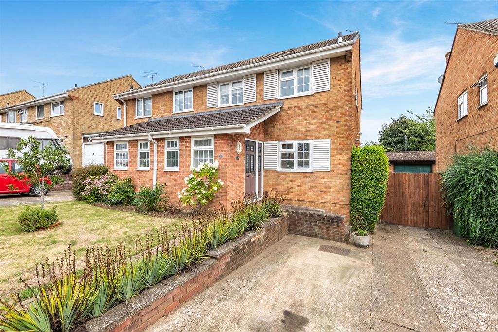 Property photo 1 of 16 8658190-Exterior07.Jpg