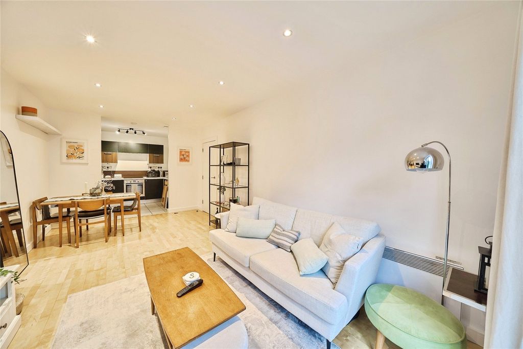 Property photo 3 of 21 Picture No. 06