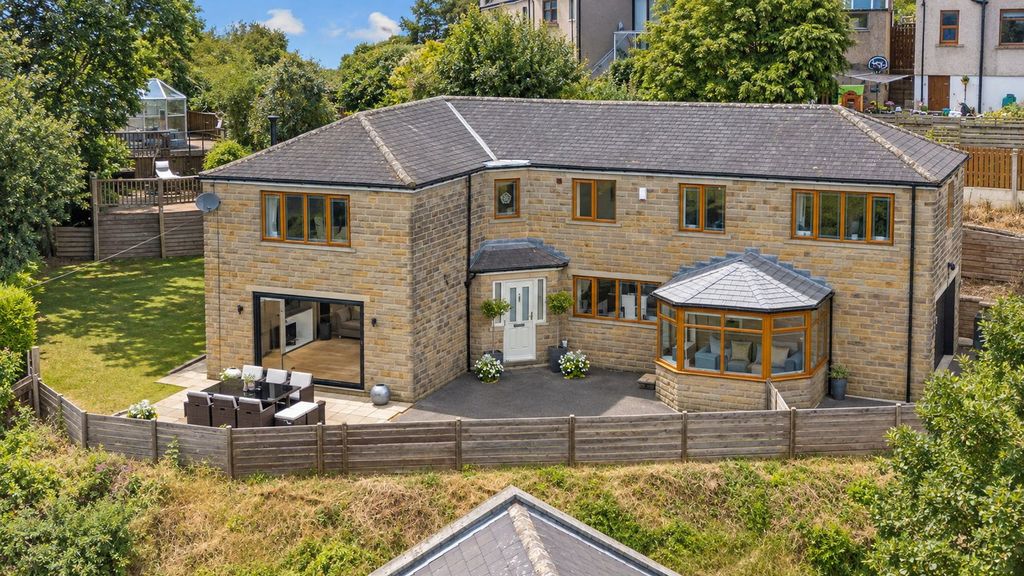 Property photo 1 of 51