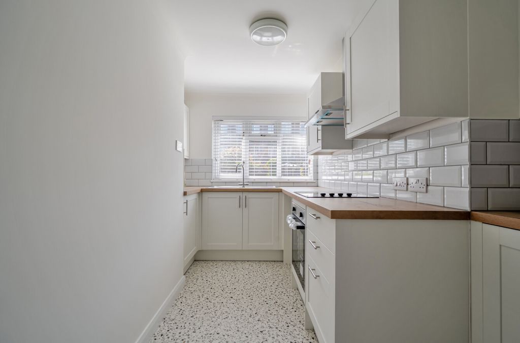 Property photo 3 of 12 1450814-13-69E8d8...