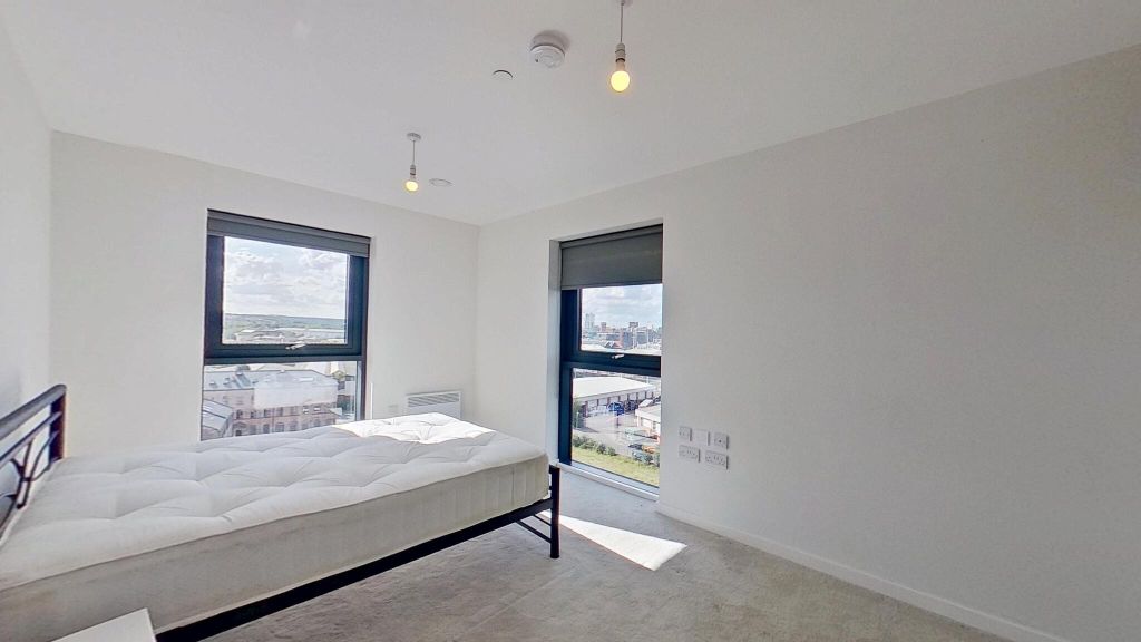 Property photo 3 of 37 Bedroom