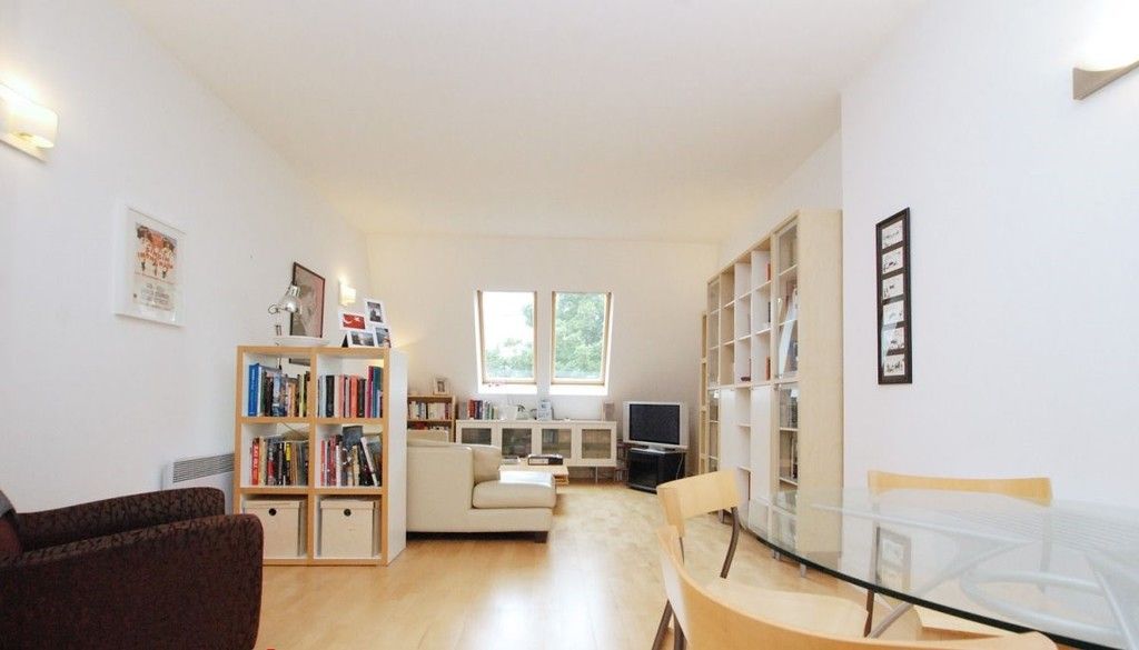 Property photo 2 of 8