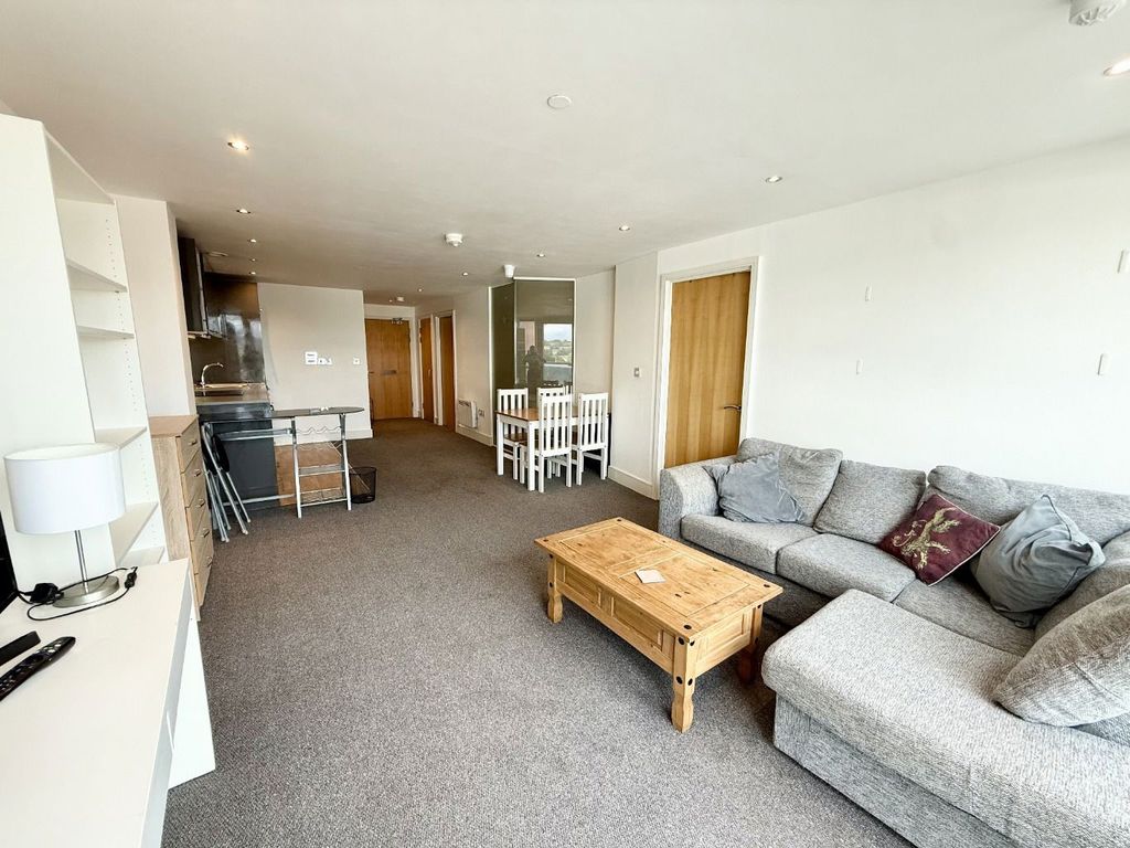Property photo 3 of 11
