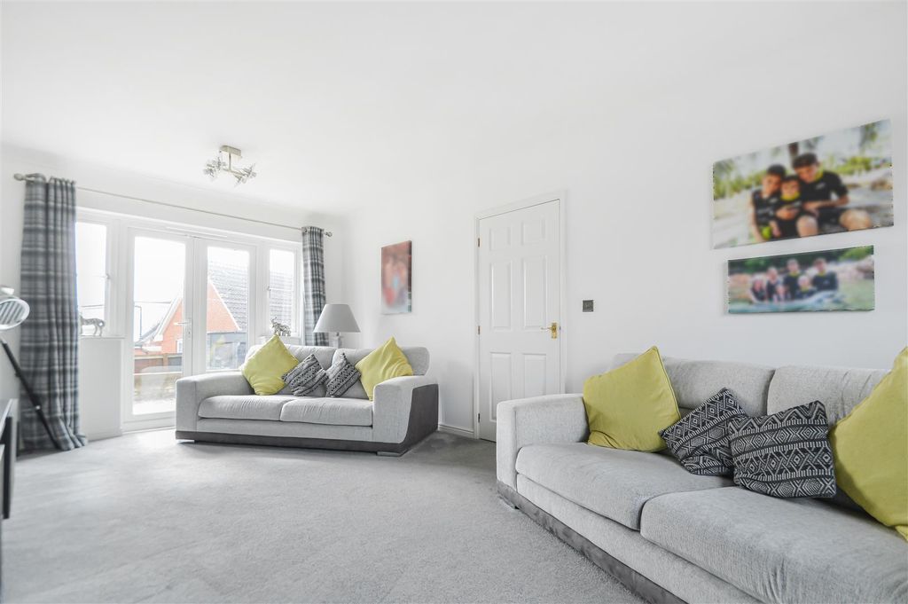 Property photo 2 of 17 9_80790.Jpg