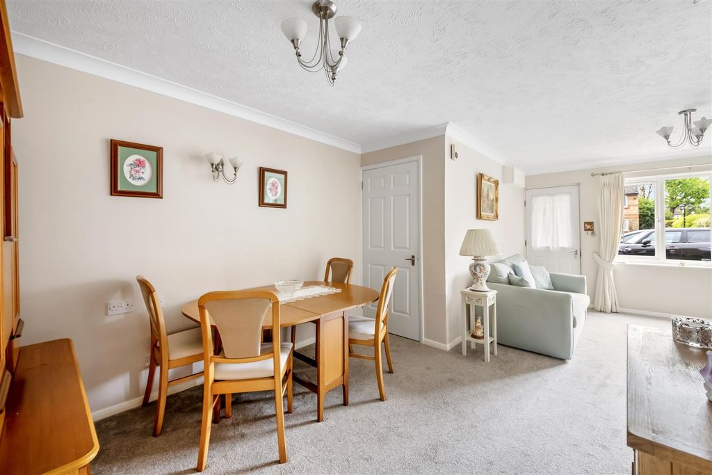 Property photo 3 of 11