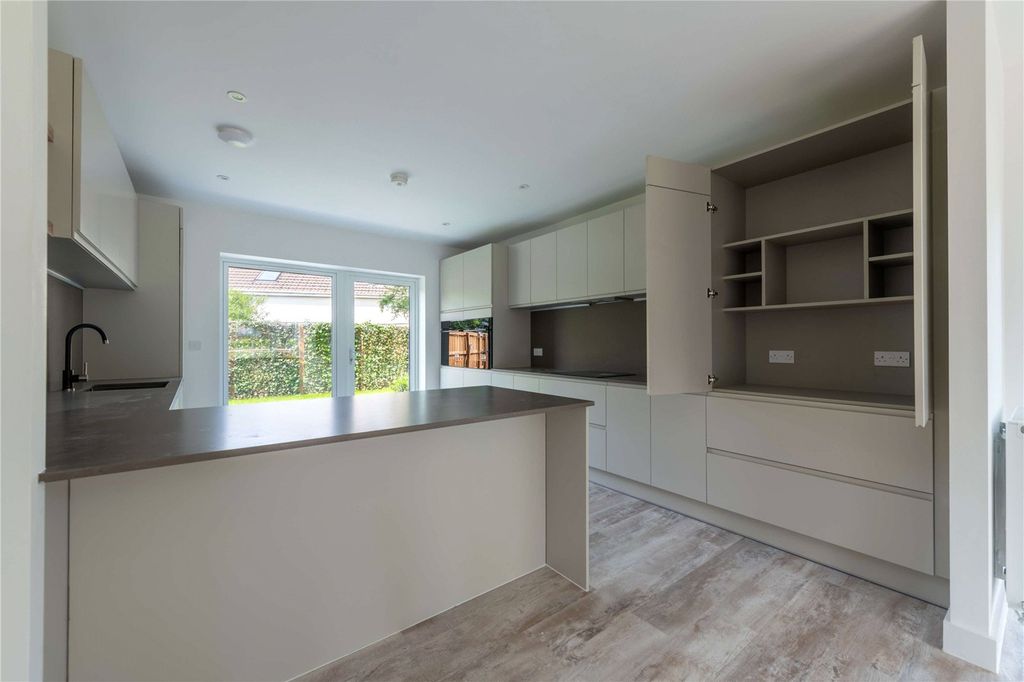 Property photo 2 of 20 Picture No. 18