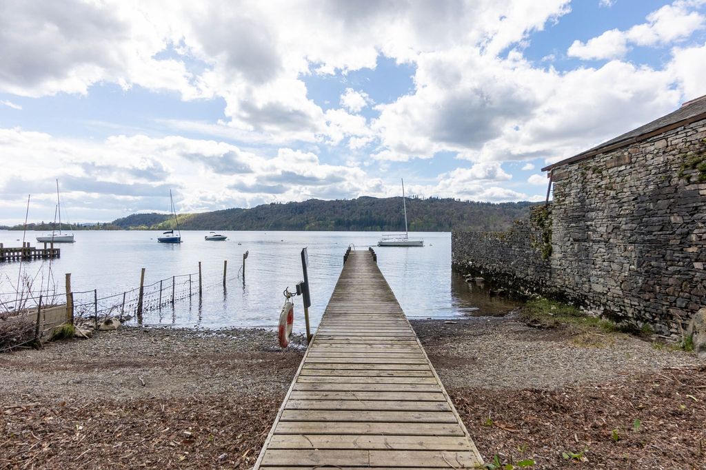 Property photo 2 of 15 Private Jetty For Resident's Use