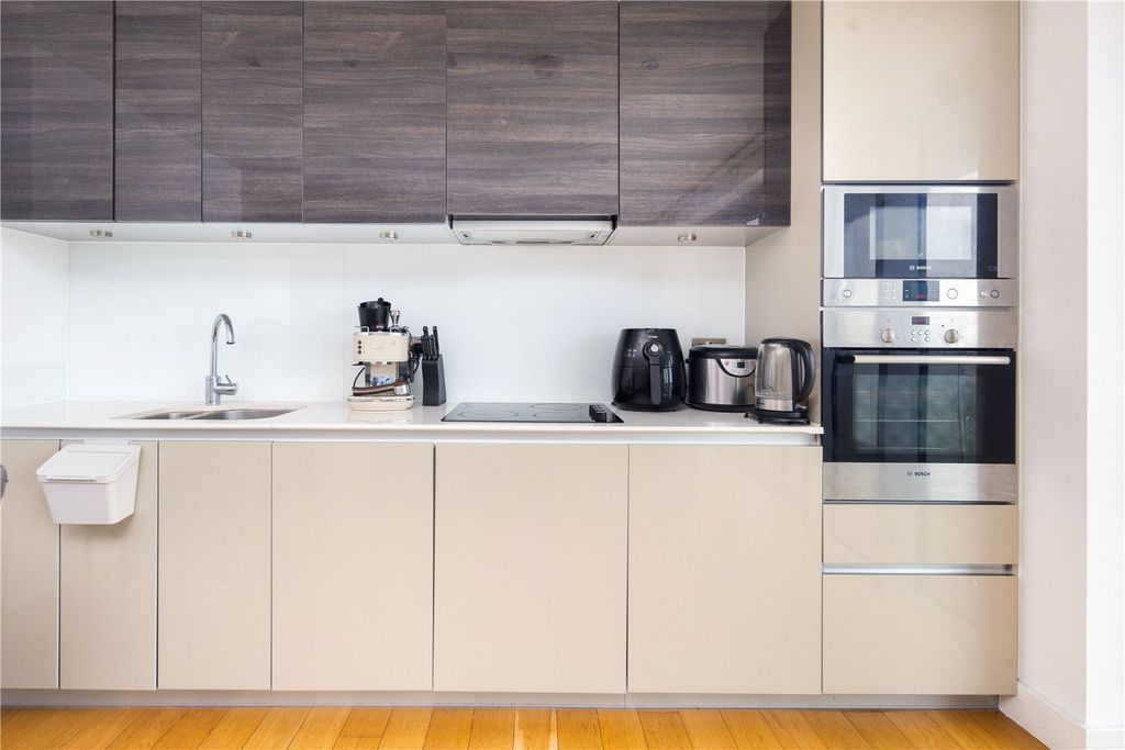 Property photo 3 of 15 Kitchen