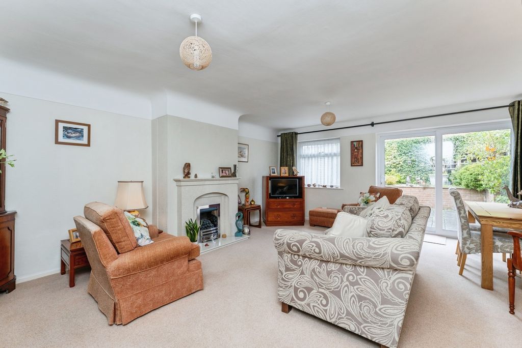 Property photo 2 of 17 Photo