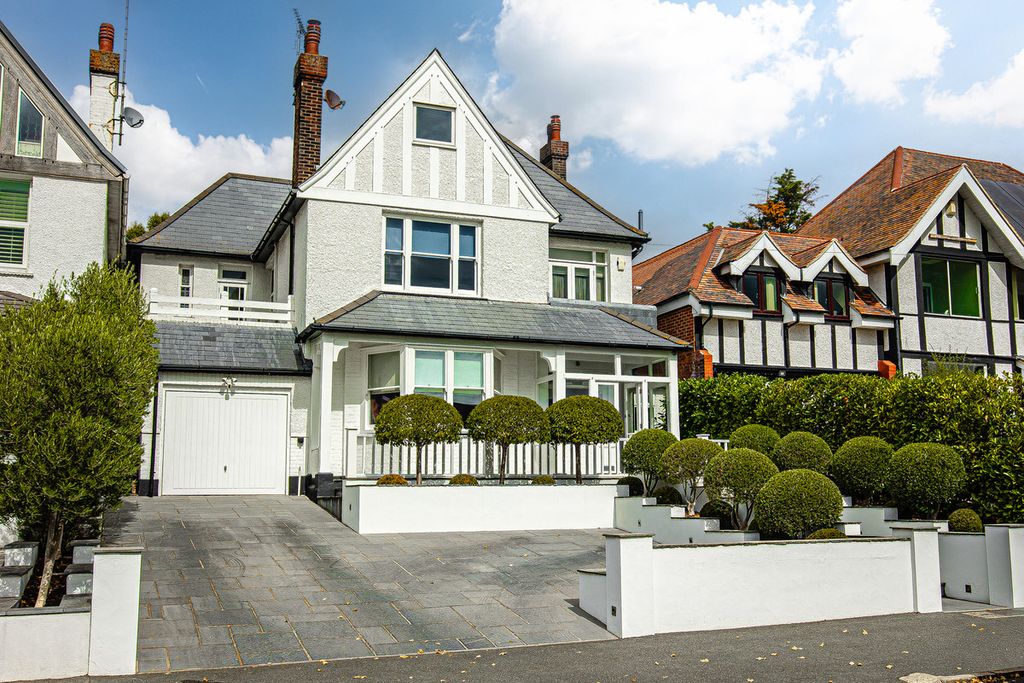 Property photo 1 of 50