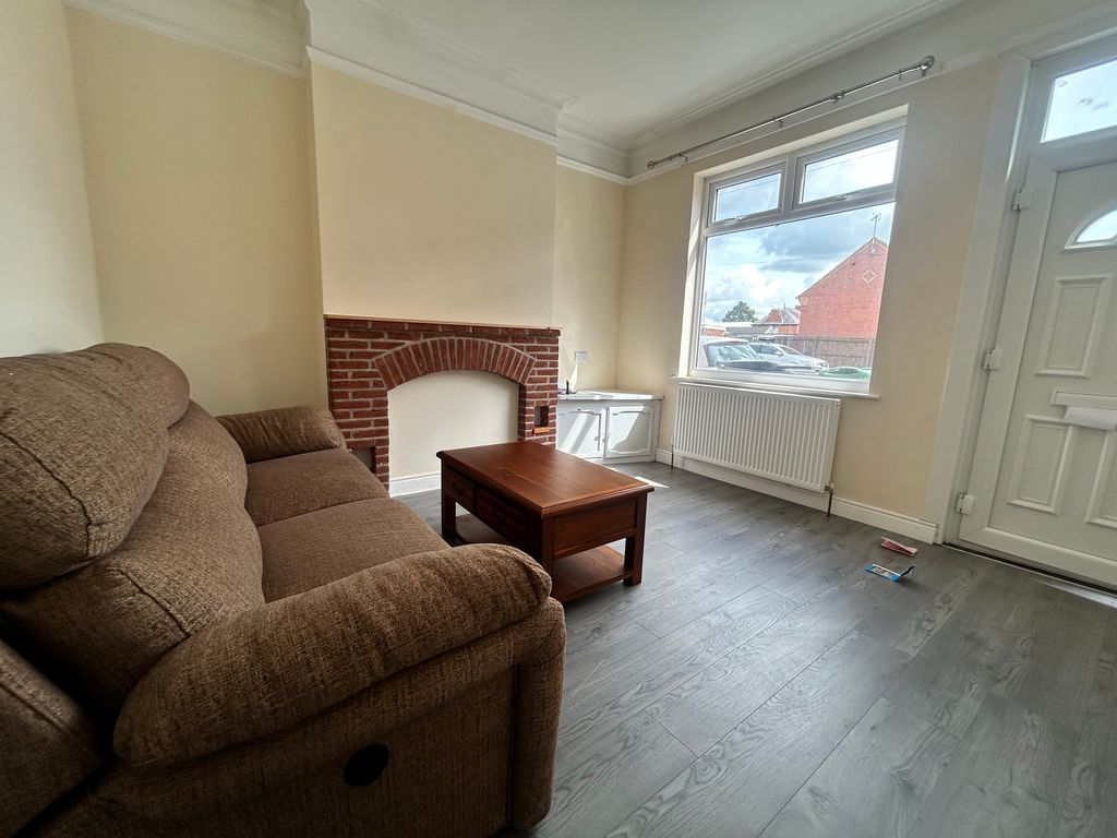 Property photo 2 of 11 Living Room