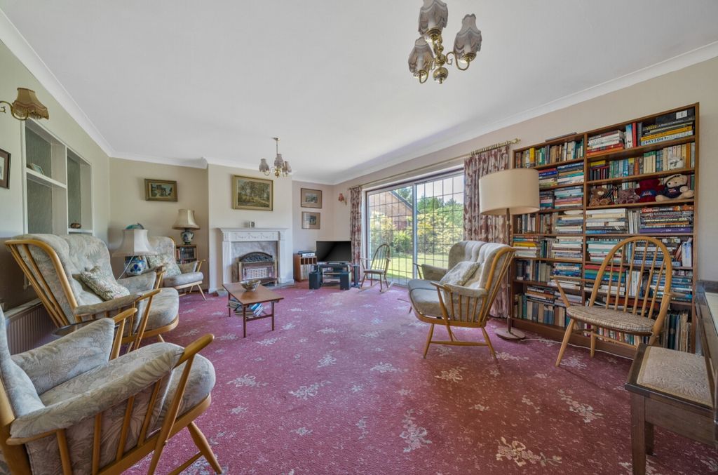 Property photo 3 of 24 1312089-15-684c24211487A-Arw