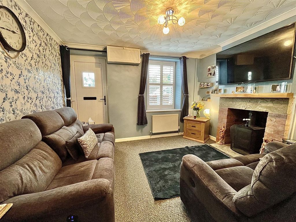 Property photo 2 of 13