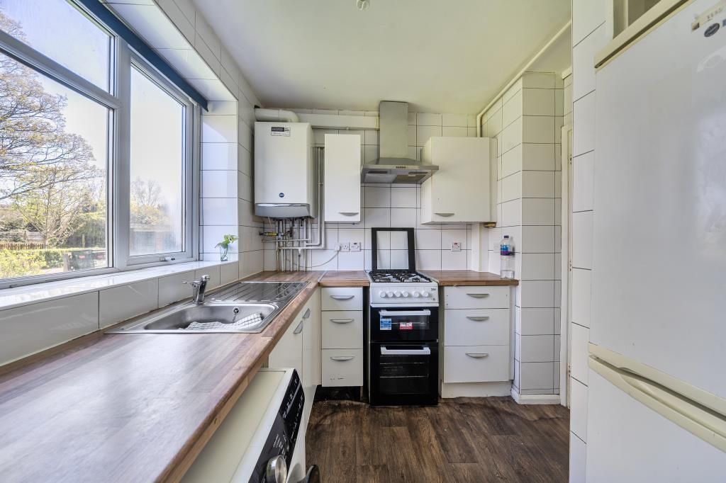 Property photo 2 of 19 Kitchen