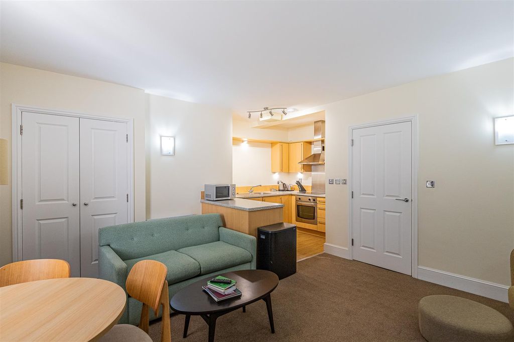 Property photo 1 of 10 Cathedral Road 74-76, 12-6.Jpg