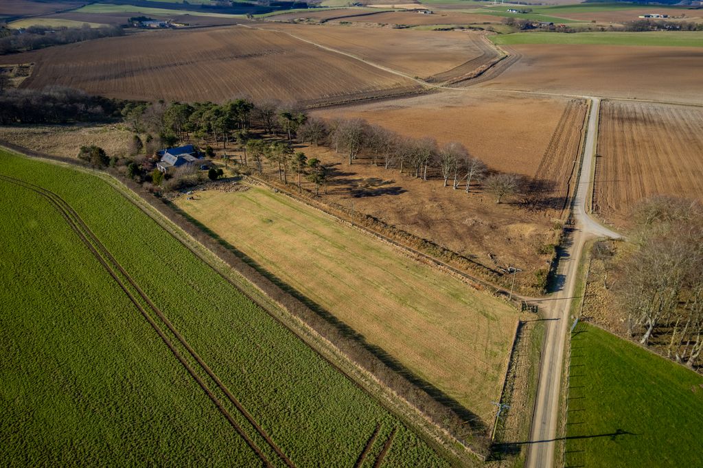 Property photo 2 of 13