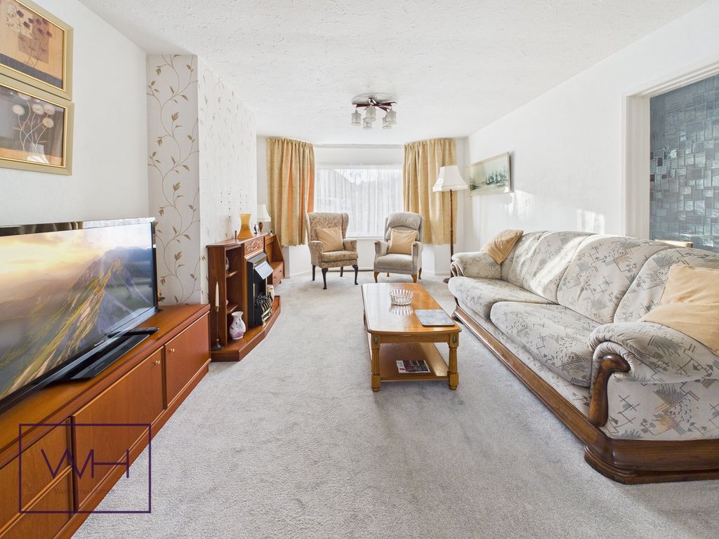 Property photo 3 of 18 Cam03785G0-Pr0326-Still004