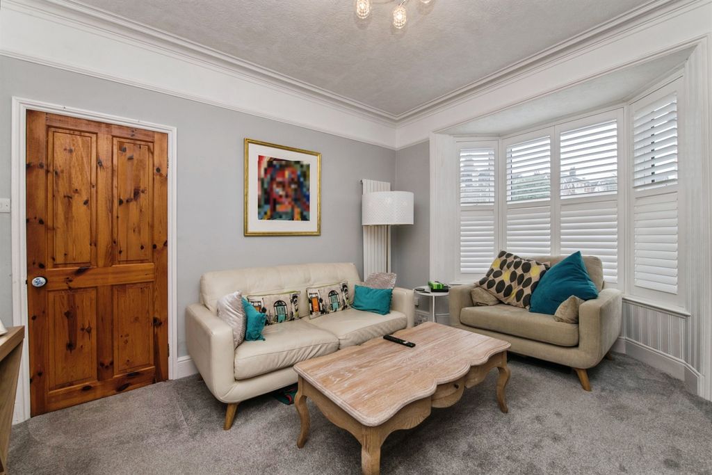 Property photo 3 of 20