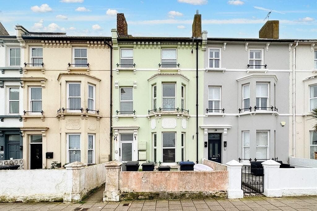 Property photo 2 of 11