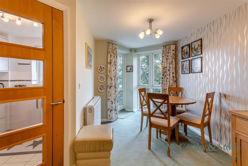 Property photo 2 of 14 8703617-Interior10.Jpg