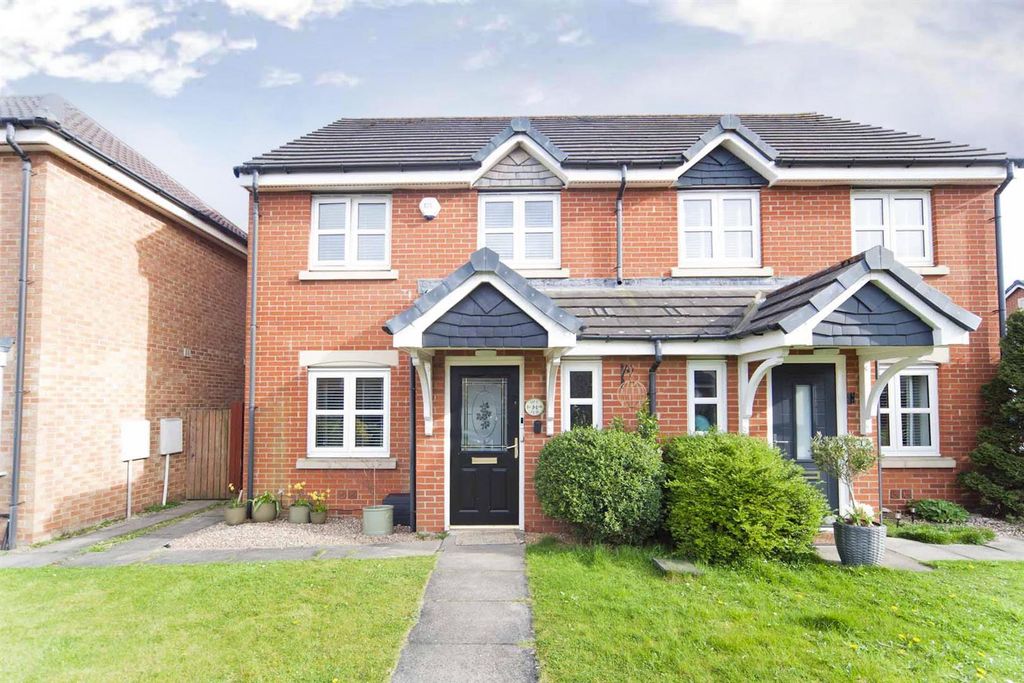 Property photo 2 of 21